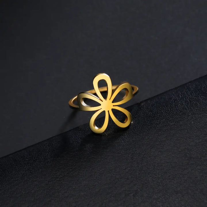 Petite Daisy Ring