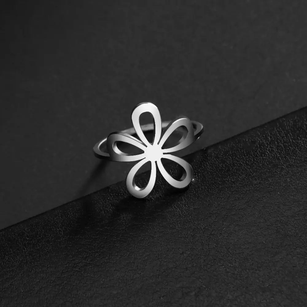 Petite Daisy Ring