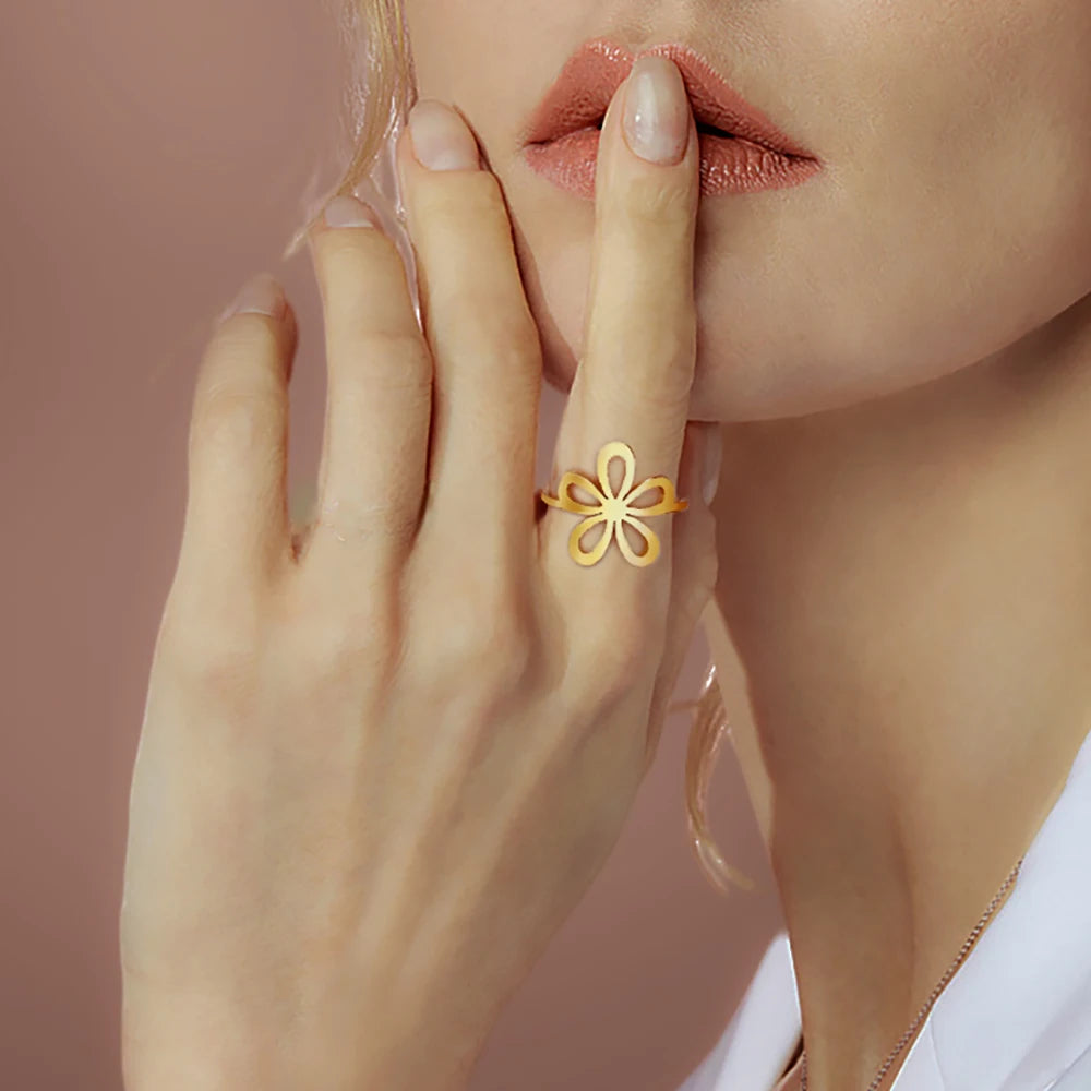 Petite Daisy Ring