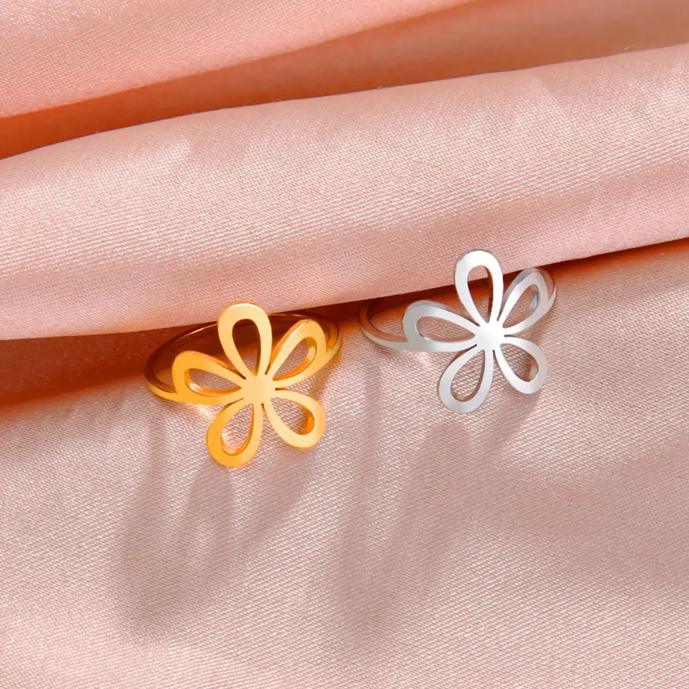 Petite Daisy Ring