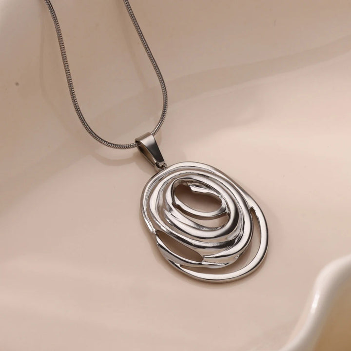 Solara Loop Necklace