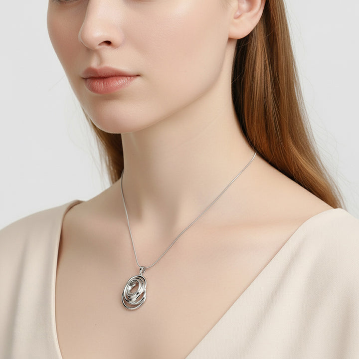 Solara Loop Necklace