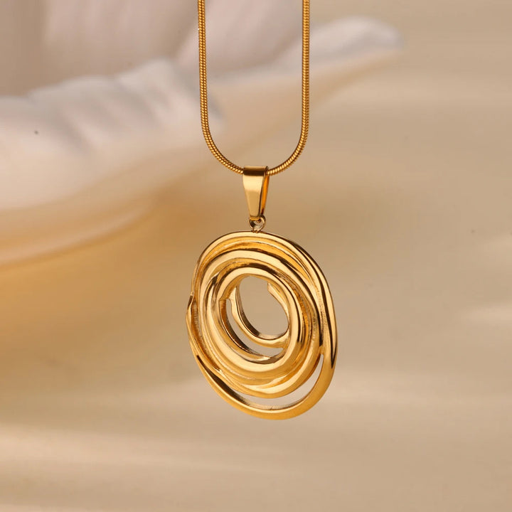 Solara Loop Necklace