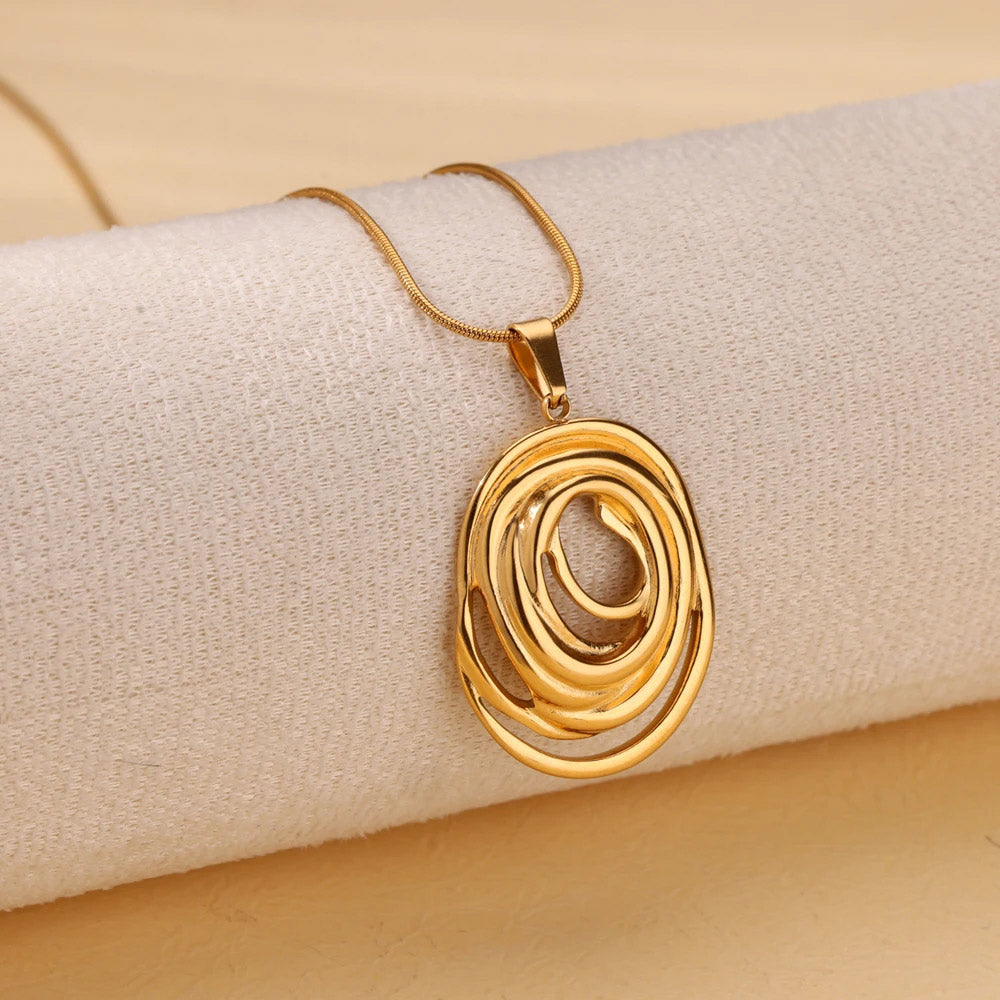Solara Loop Necklace