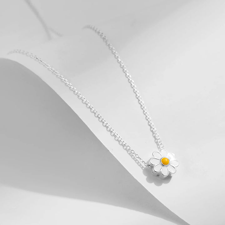 Sunny Daisy Necklace