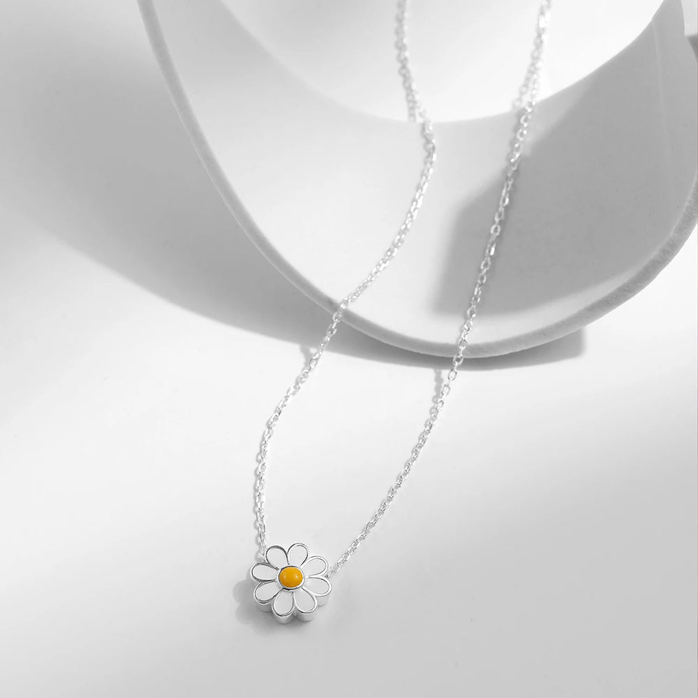 Sunny Daisy Necklace