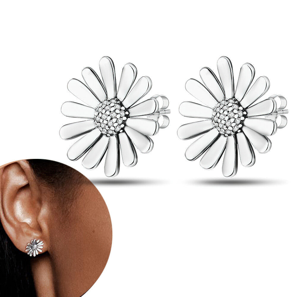 Trissa Stud Earrings