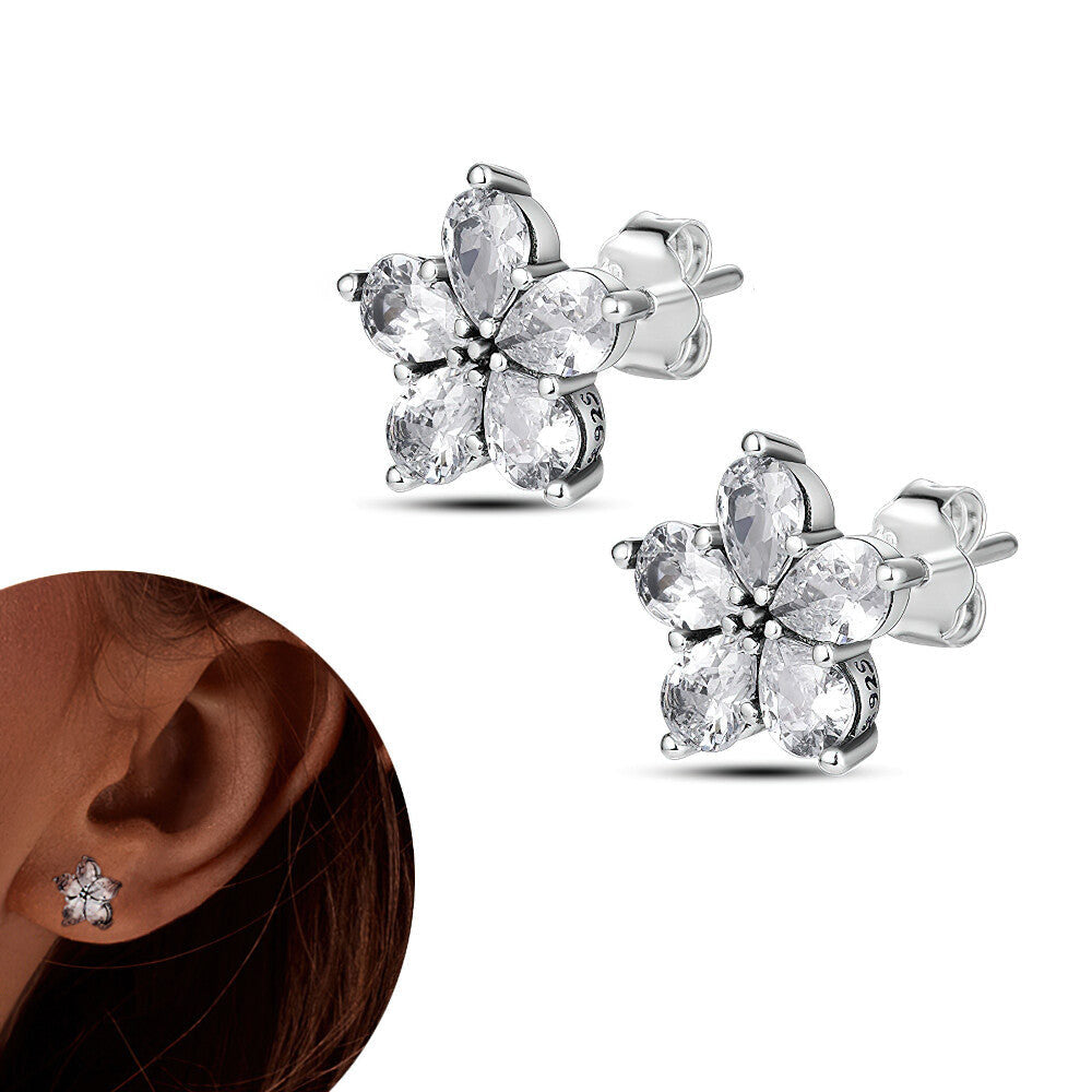 Trissa Stud Earrings